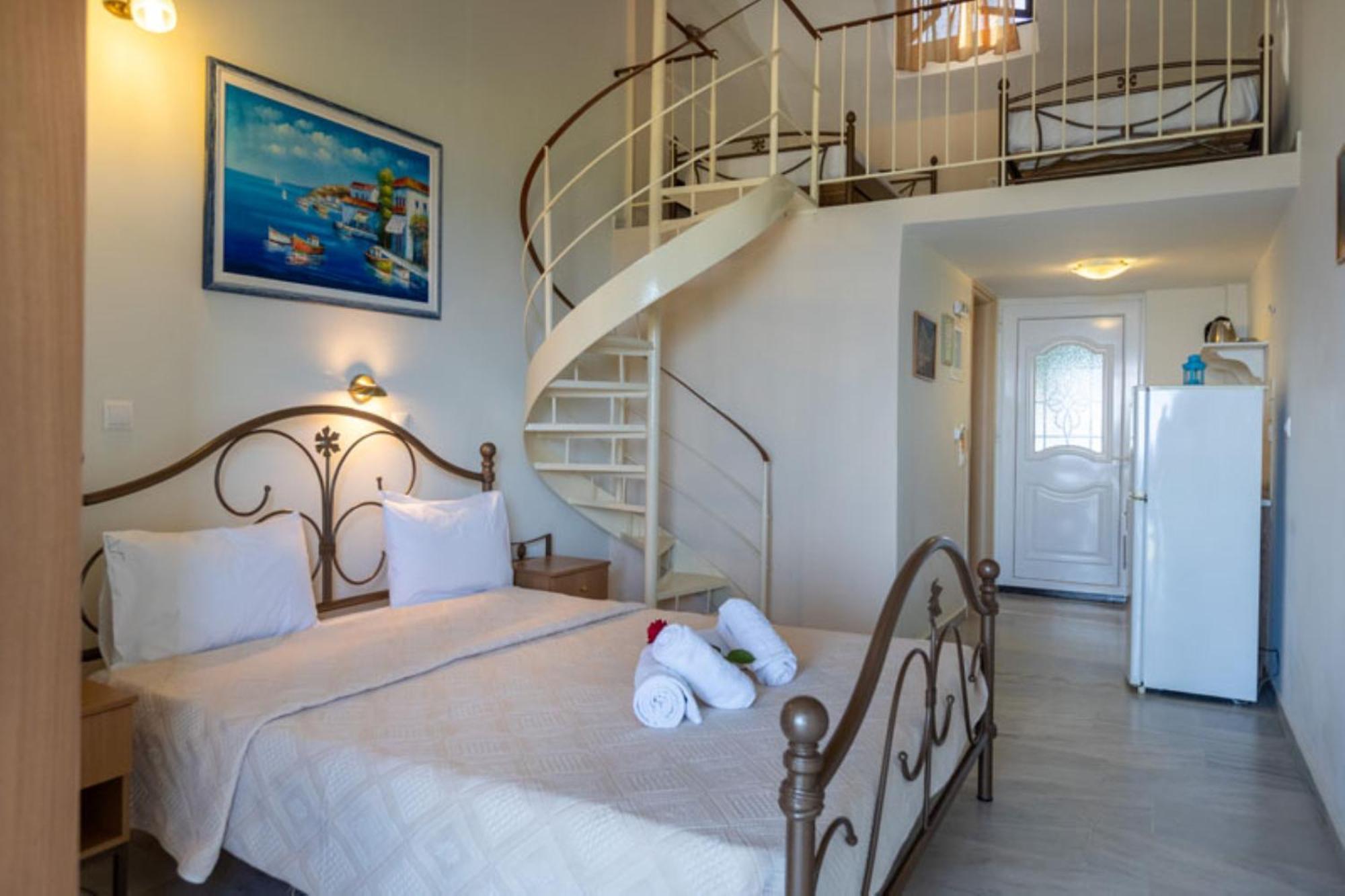 Pansion Koroni L'Antic Hotel Ngoại thất bức ảnh